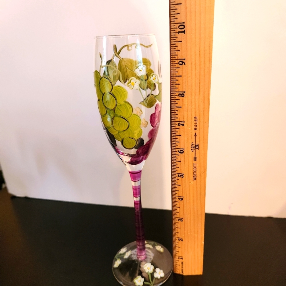 Vintage Grape Decorated Wine Glass - Picture 10 of 11